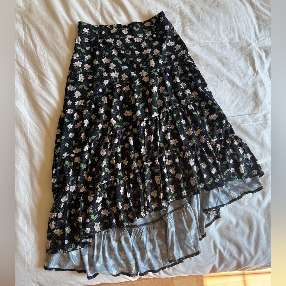 Chic Floral Black Maxi Skirt